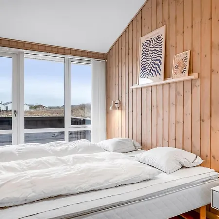 Eileen - 300m From The Sea By Interhome